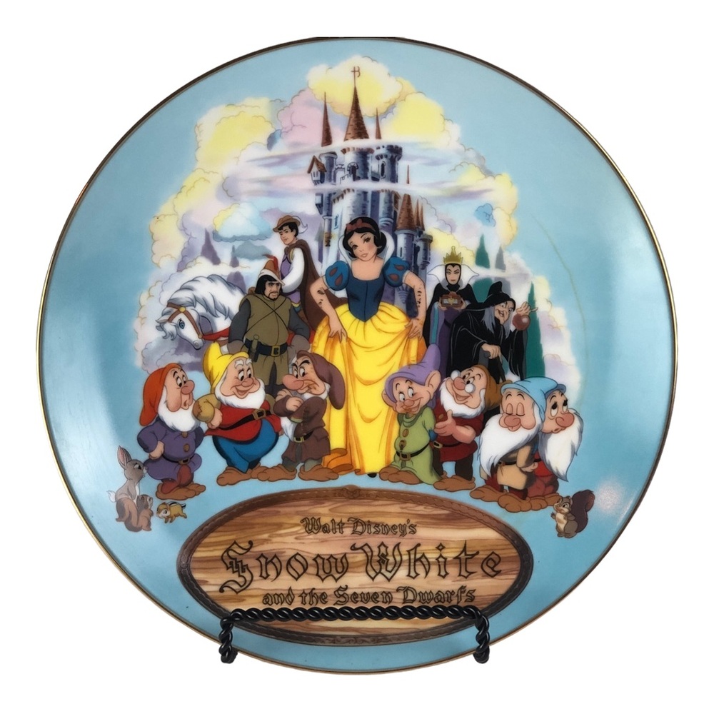 Christmas Disney Snow White plate 1987 Only 10000 made & sold at Disney …